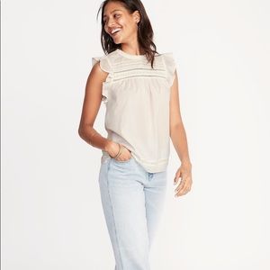 ✨NWT✨Ruffled Crochet Lace-trim Flutter Sleeve Top